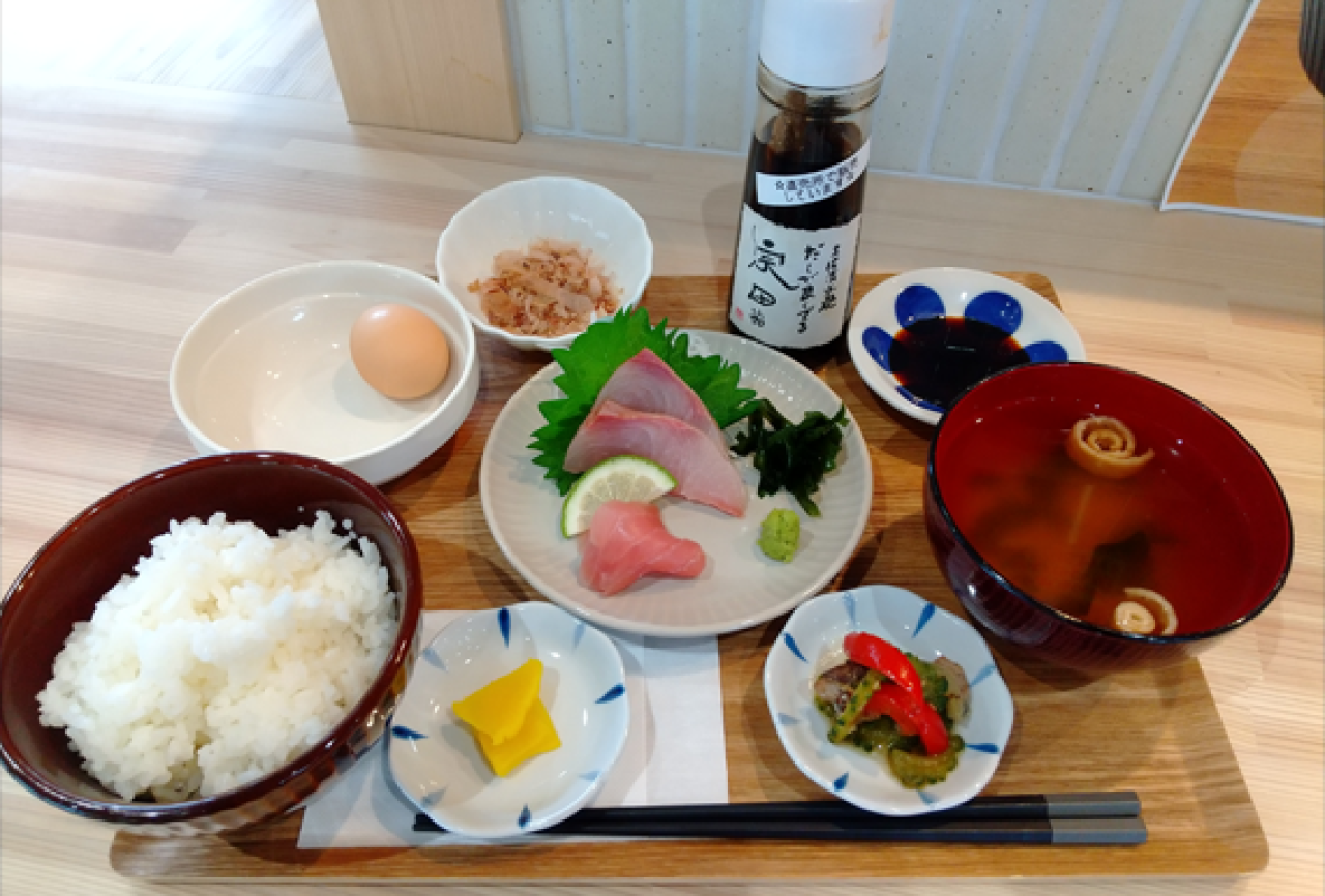 土佐ジローの卵かけご飯定食